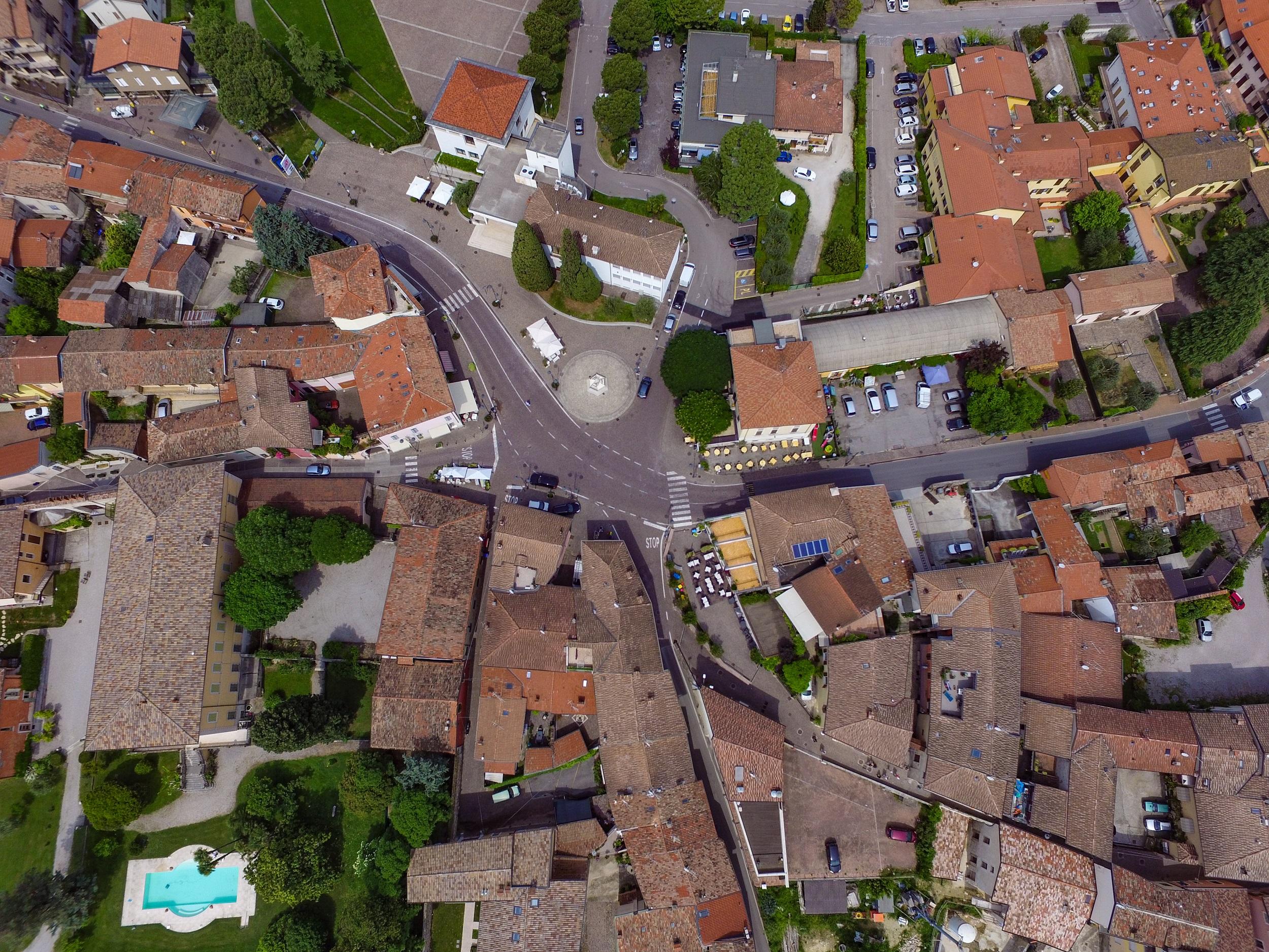 Italy - Moniga del Garda view center